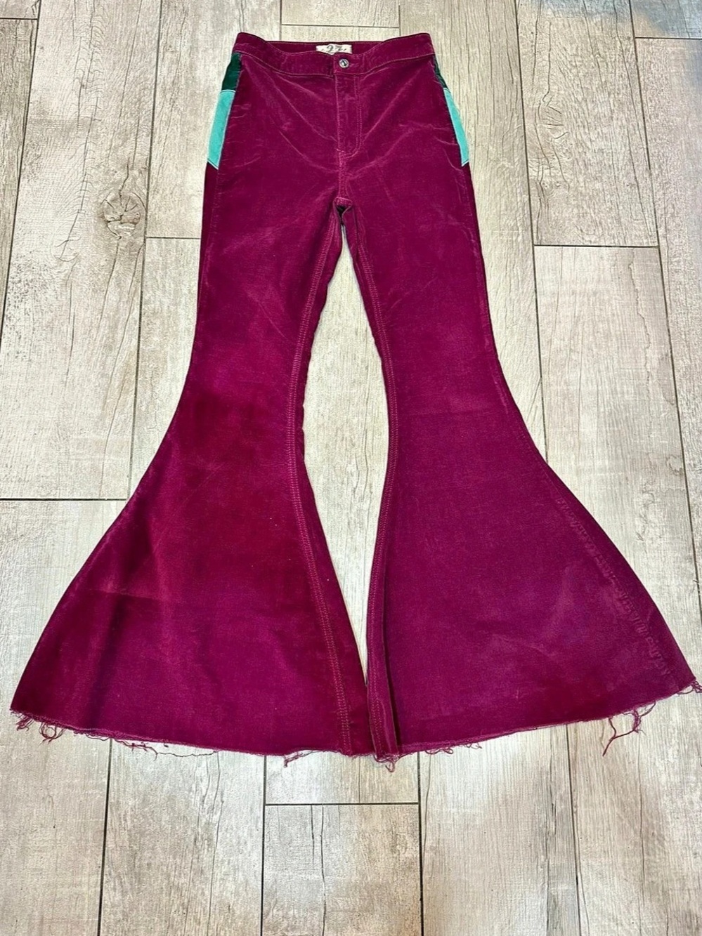 Free People We The Free Ray of Sunshine Cord Flare Jeans 27 Like New - Picture 5 of 12